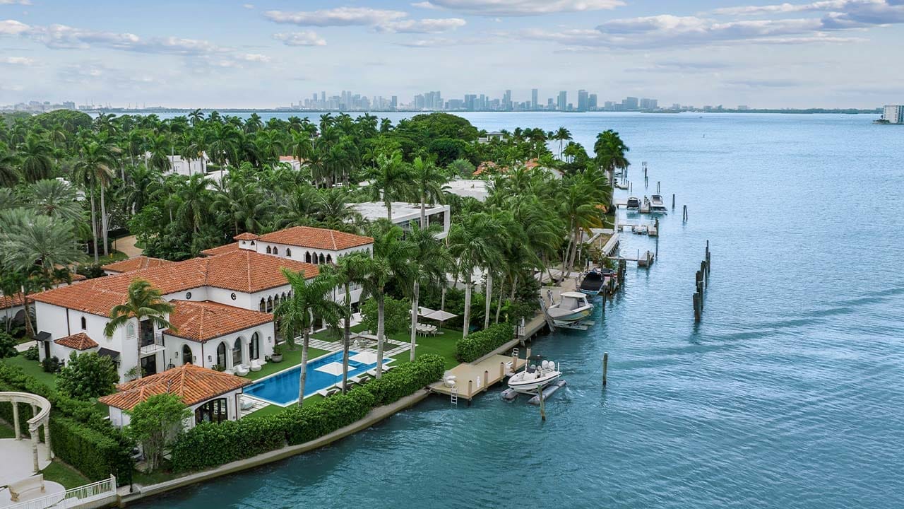 Coconut Grove vs Coral Gables Miami neighborhood comparison